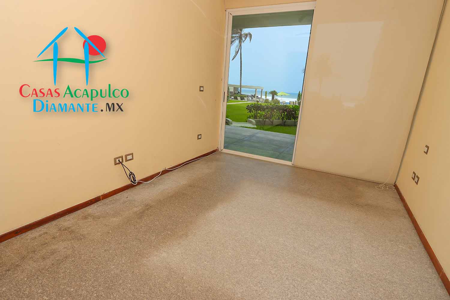 Ocean Front 106 - Recámara principal antes de Otis 2